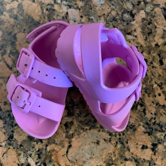 Cat & Jack Sandals - Picture 3 of 6